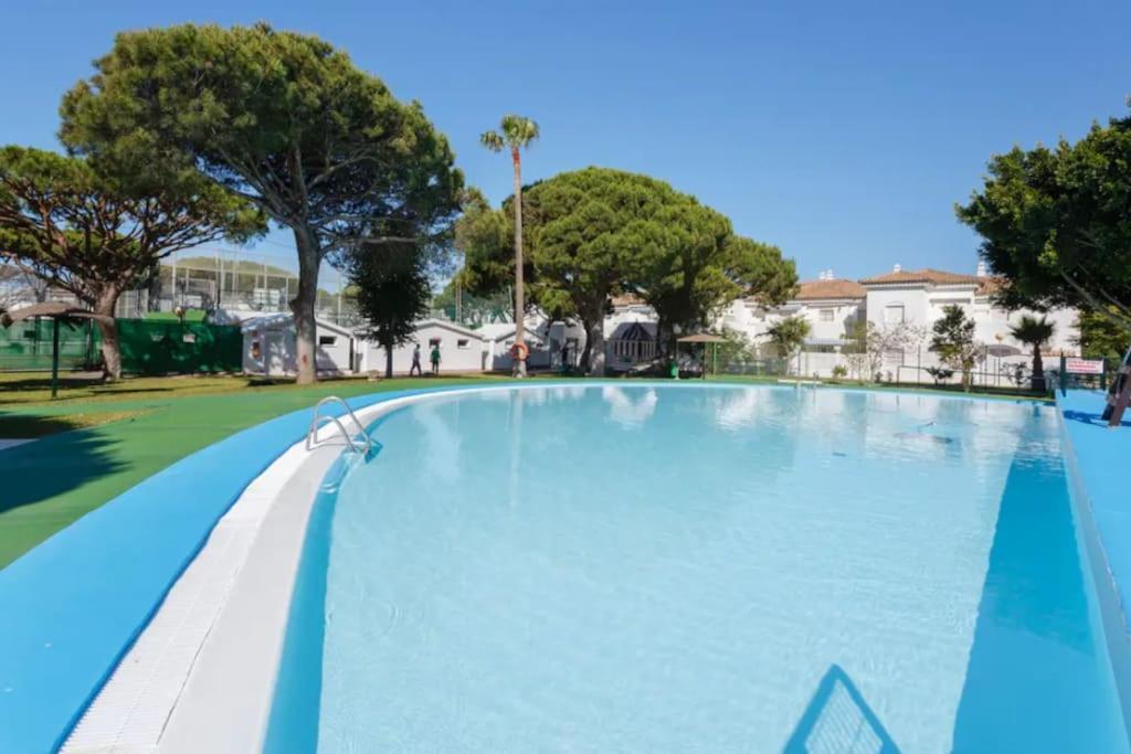 Amplio Apartamento En La Barrosa ノボ・サンクティ・ペトリ エクステリア 写真